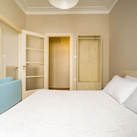 Emporikon Apartment Steps From Historic Center Athens Ngoại thất bức ảnh