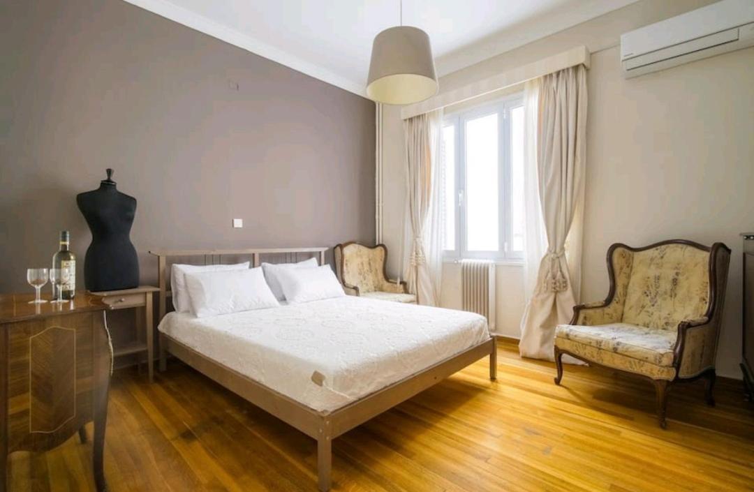 Emporikon Apartment Steps From Historic Center Athens Ngoại thất bức ảnh