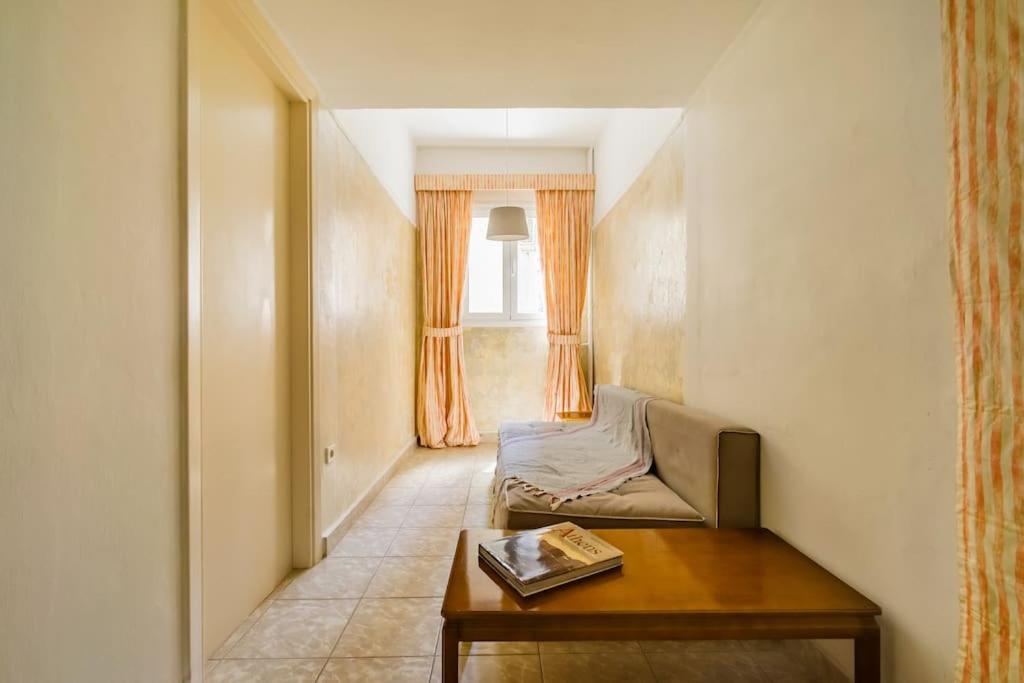 Emporikon Apartment Steps From Historic Center Athens Ngoại thất bức ảnh