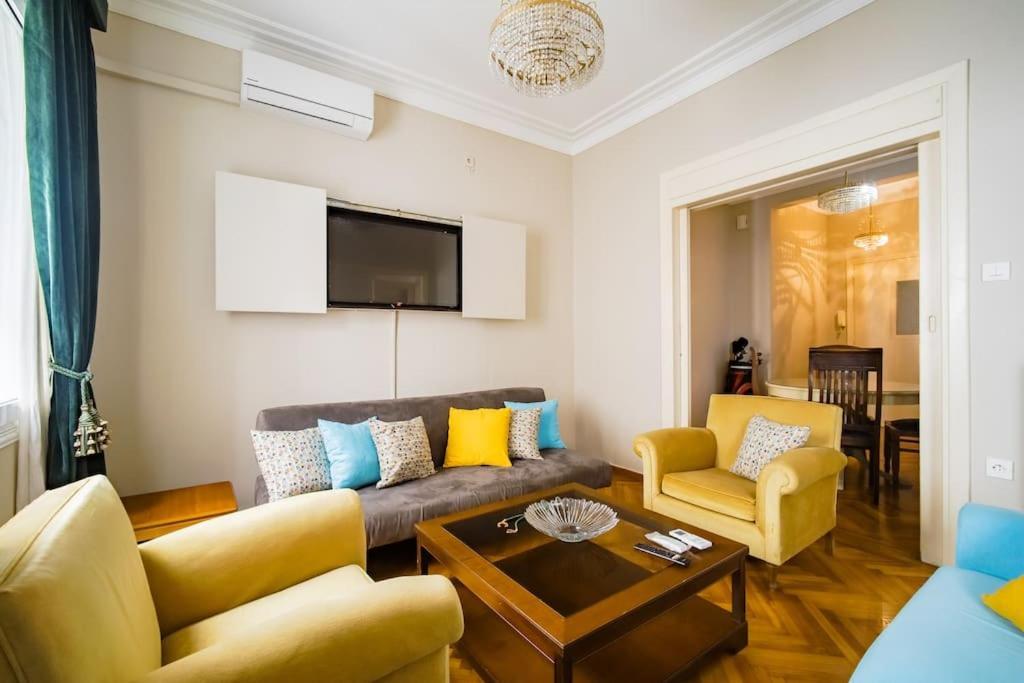 Emporikon Apartment Steps From Historic Center Athens Ngoại thất bức ảnh
