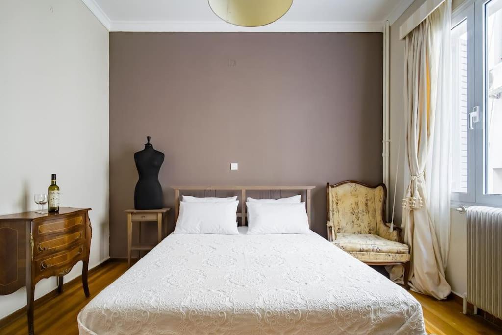 Emporikon Apartment Steps From Historic Center Athens Ngoại thất bức ảnh