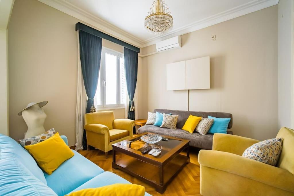 Emporikon Apartment Steps From Historic Center Athens Ngoại thất bức ảnh